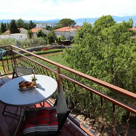 Apartamento In 28 Malinska